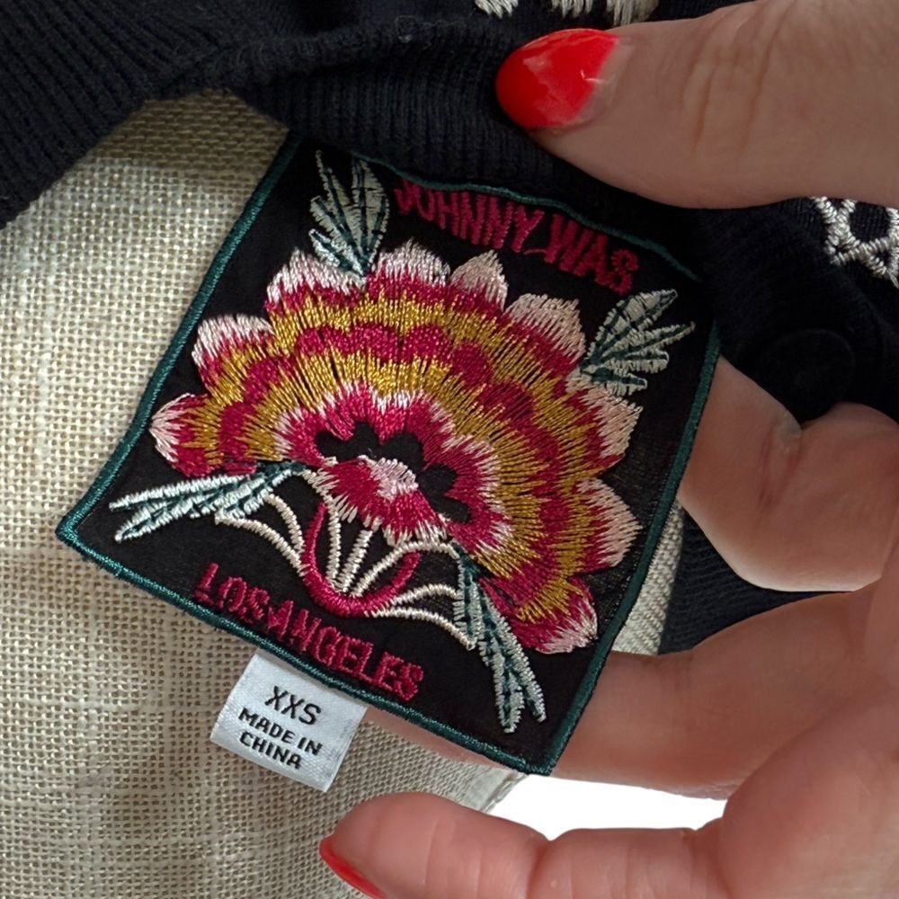 Johnny Was Dark Grey Oleander Embroidered Button Neck Knit Boho Tee Top - Picture 10 of 11